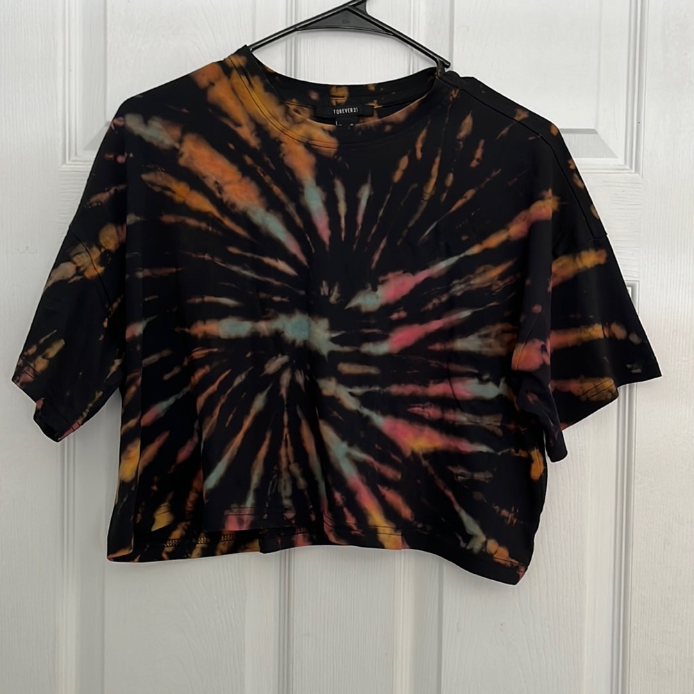 Forever 21 short sleeve Tie dye crop top